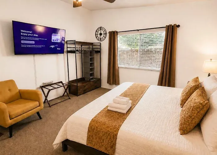 Javelina Haven With Hot Tub Near Hiking And Downtown